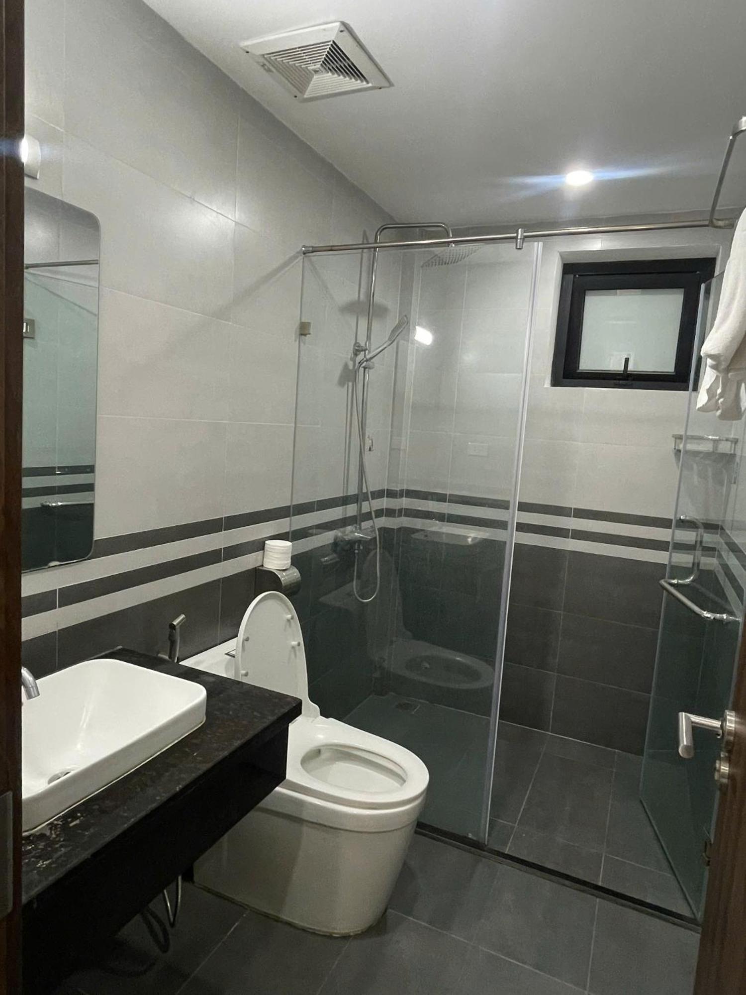 Era Apartment Xuan Thuy 하노이 외부 사진