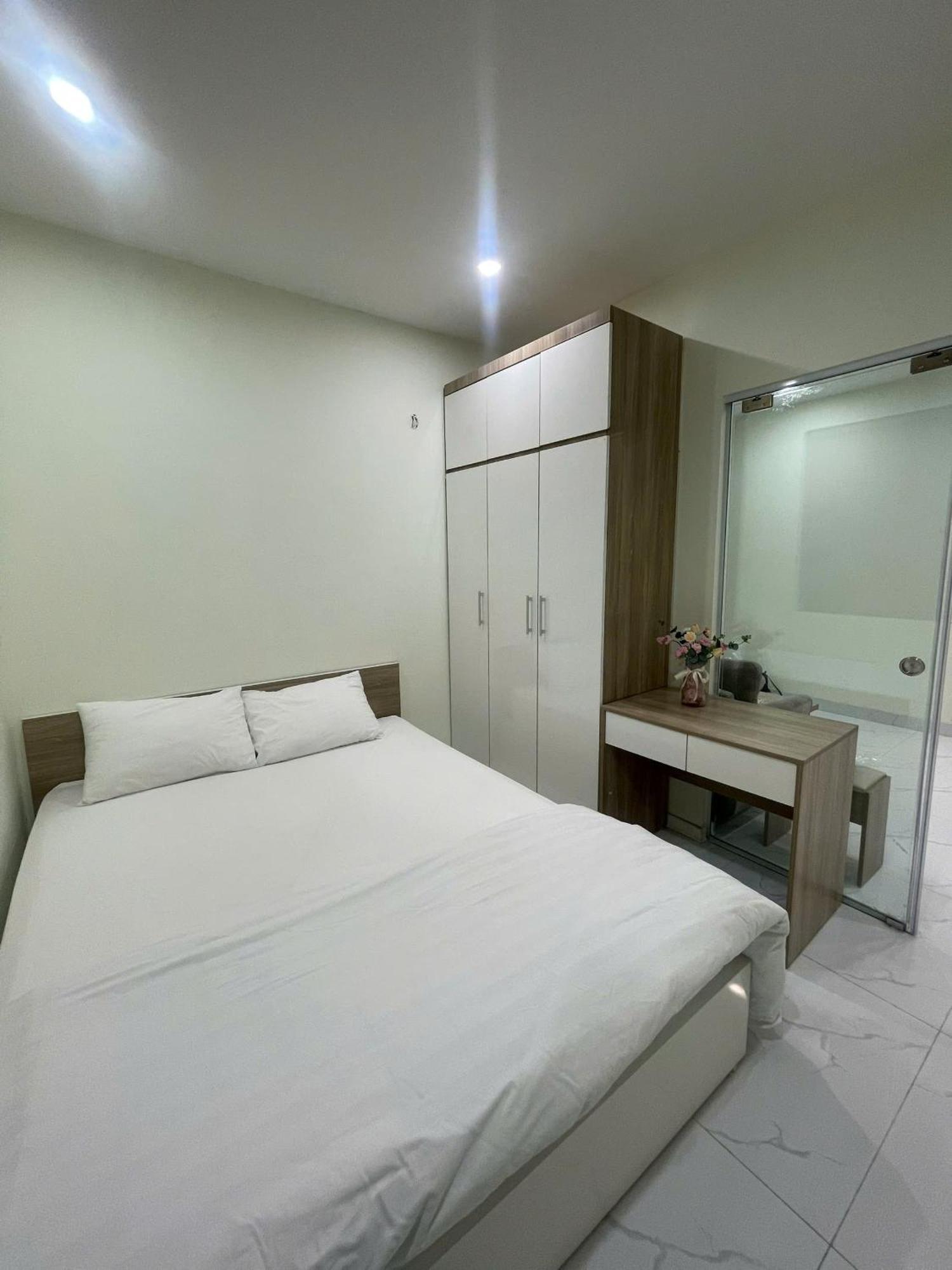 Era Apartment Xuan Thuy 하노이 외부 사진