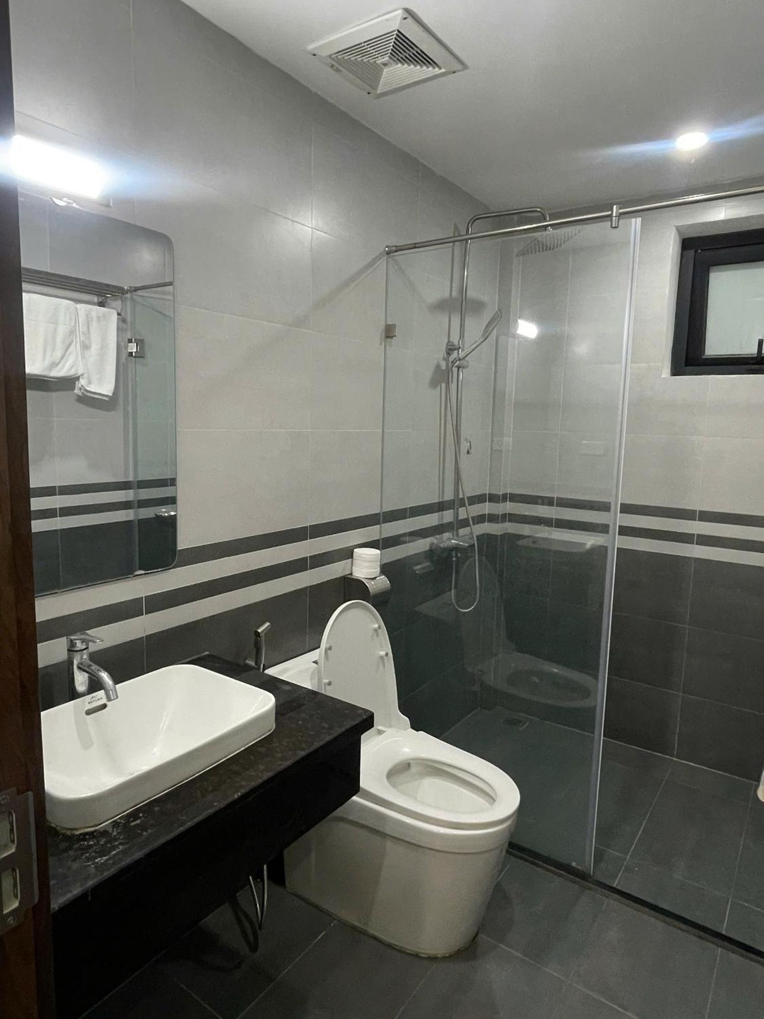 Era Apartment Xuan Thuy 하노이 외부 사진